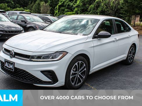Used 2025 Volkswagen Jetta Sport FWD image 3