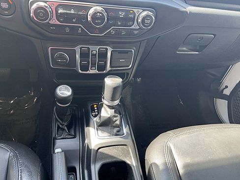 Used 2021 Jeep Wrangler Unlimited Sahara AWD/4WD image 9