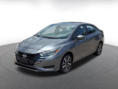 Used 2025 Nissan Versa SV FWD image 5
