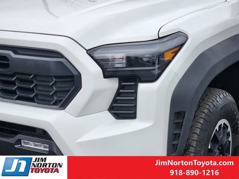 Used 2024 Toyota Tacoma TRD Off-Road image 11