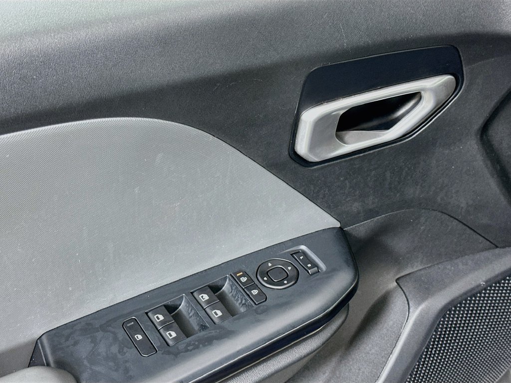 Used 2025 Kia K4 FWD image 17