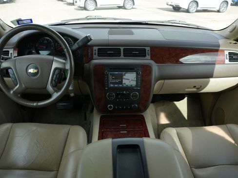 Used 2014 Chevrolet Tahoe LTZ RWD image 6