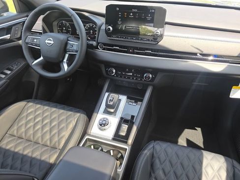 New 2026 Nissan Rogue Platinum AWD/4WD image 23