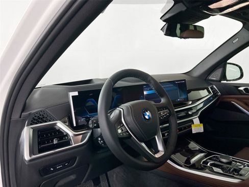 New 2026 BMW X5 xDrive50e w/ Climate Comfort Package image 10