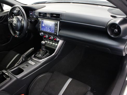 Used 2025 Toyota GR86 Premium RWD image 28