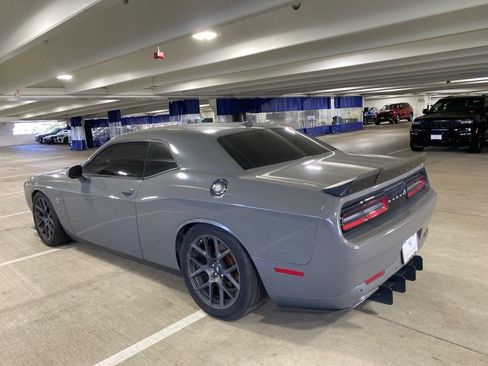 Used 2017 Dodge Challenger R/T Scat Pack w/ Leather Interior Group RWD image 3