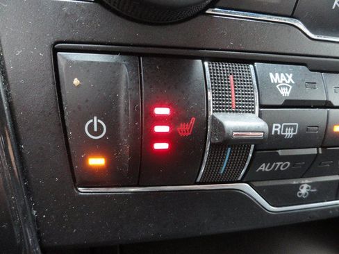 Used 2017 Ford Explorer XLT w/ Equipment Group 202A AWD/4WD image 14