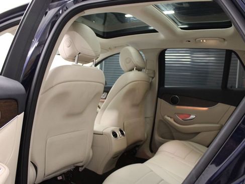 Certified 2022 Mercedes-Benz GLC 300 image 31
