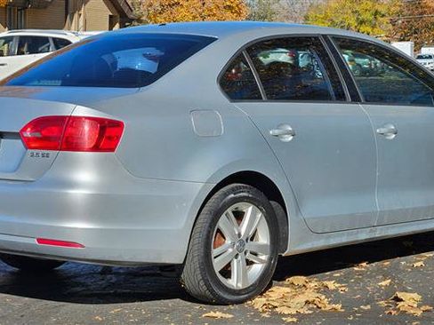 Used 2012 Volkswagen Jetta SE image 5