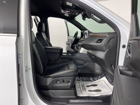 Used 2024 Chevrolet Tahoe Premier RWD image 39