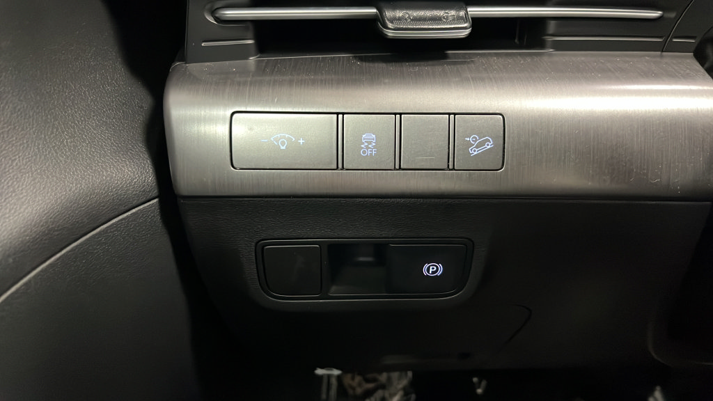 Used 2025 Hyundai Kona SEL AWD/4WD image 31