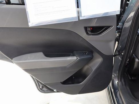 Used 2025 Subaru Crosstrek 2.0i Premium image 25