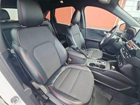 Used 2023 Ford Escape ST-Line Select AWD/4WD image 30