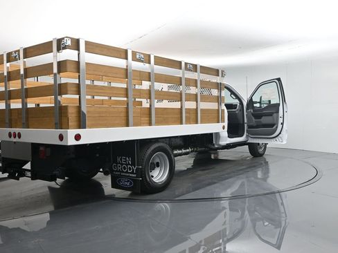 New 2026 Ford F350 XL w/ XL Chrome Package RWD image 24