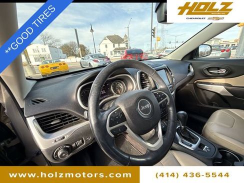 Used 2018 Jeep Cherokee Limited image 10