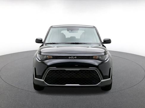 Used 2025 Kia Soul FWD image 2