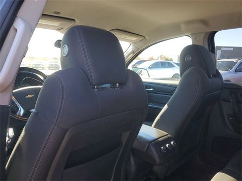 Used 2017 Chevrolet Traverse LT image 9