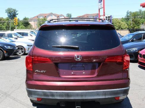 Used 2018 Honda Pilot EX image 6