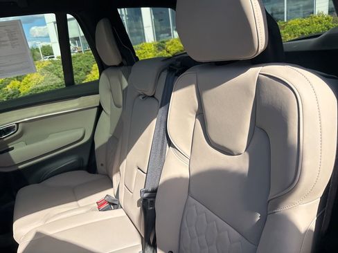 Used 2025 Volvo XC90 B5 Core w/ Climate Package AWD/4WD image 29