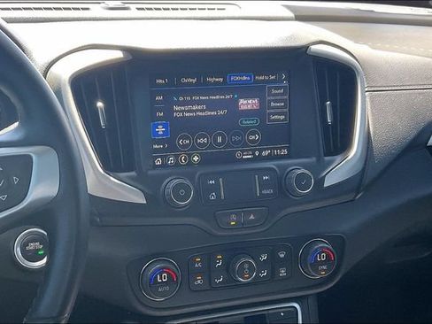 Used 2024 GMC Terrain SLT FWD image 6