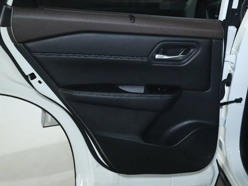 Certified 2023 Nissan Rogue SV w/ SV Premium B Package AWD/4WD image 13