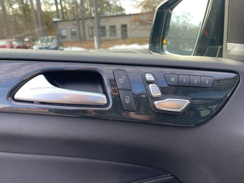 Certified 2018 Mercedes-Benz GLS 550 4MATIC image 19