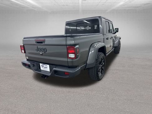 Used 2025 Jeep Gladiator Nighthawk image 13
