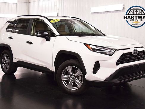 Used 2025 Toyota RAV4 XLE w/ Convenience Package AWD/4WD image 1