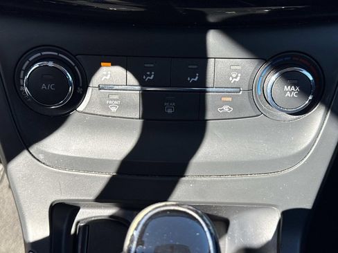 Used 2016 Nissan Sentra SV image 24