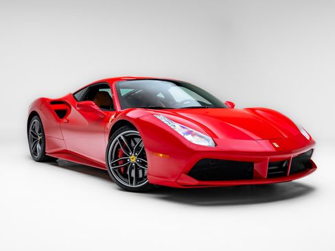 Used 2018 Ferrari 488 GTB image 24