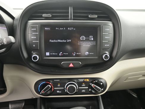 Used 2024 Kia Soul LX w/ Option Group 015 FWD image 13