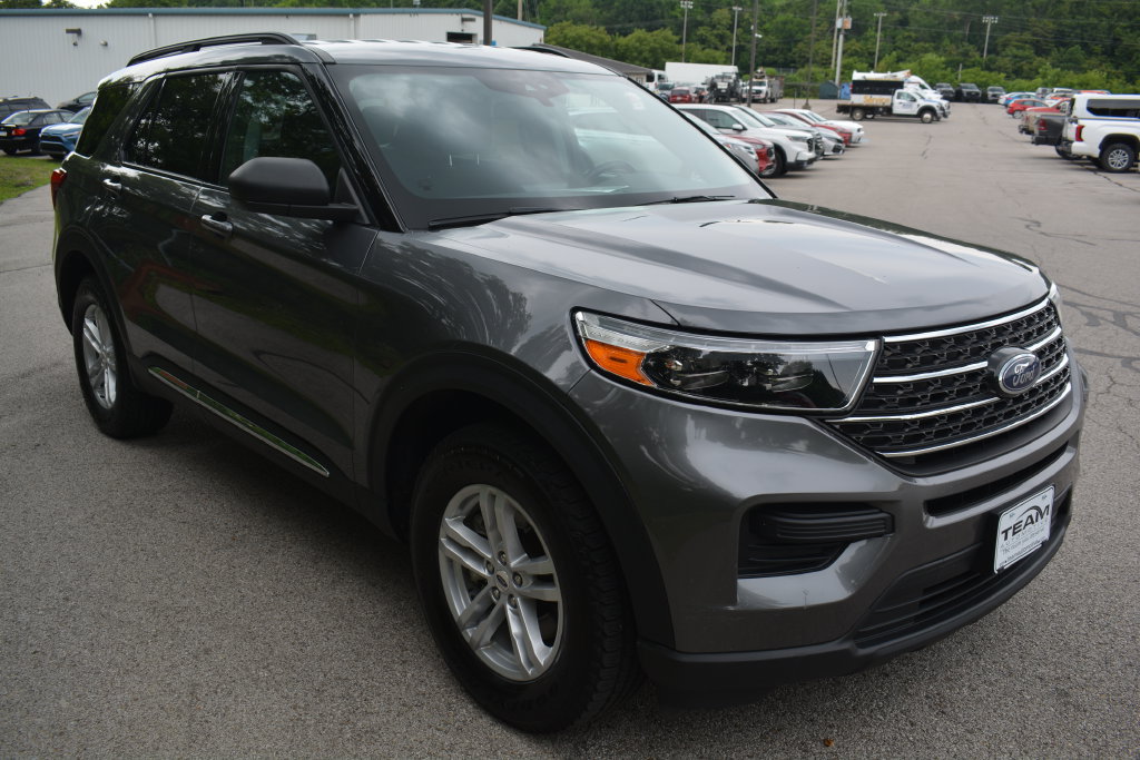Used 2022 Ford Explorer XLT AWD/4WD image 4