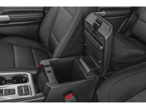 Used 2024 Ford Explorer XLT image 14