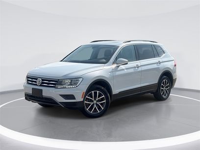 Used 2019 Volkswagen Tiguan SE w/ Panoramic Sunroof Package