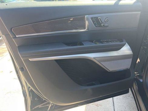 New 2026 Cadillac Vistiq Luxury image 14