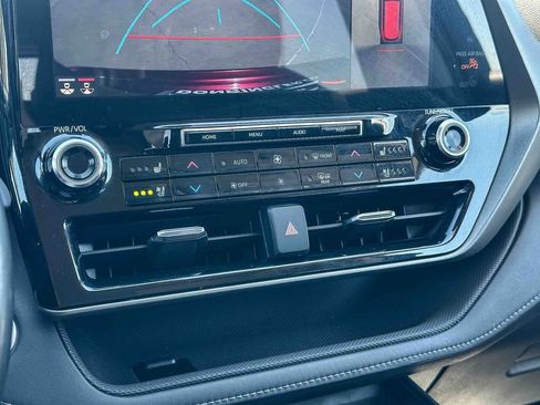 Used 2020 Toyota Highlander Limited image 35