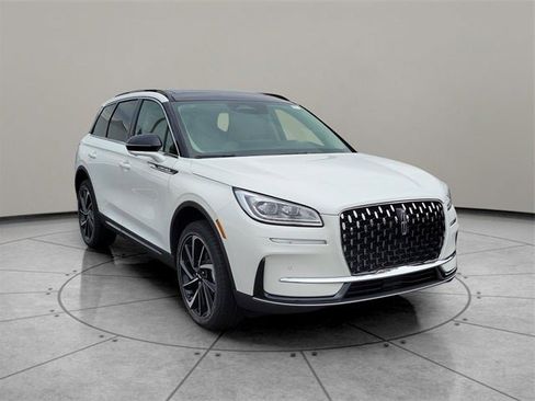 New 2026 Lincoln Corsair Reserve image 12