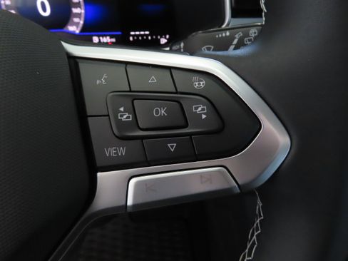 New 2025 Volkswagen Taos SE image 15