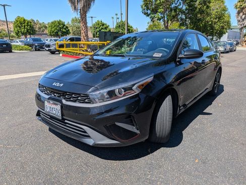 Used 2023 Kia Forte LXS FWD image 4