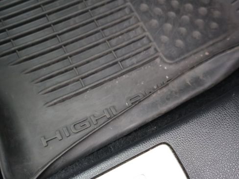 Used 2022 Toyota Highlander Limited image 33