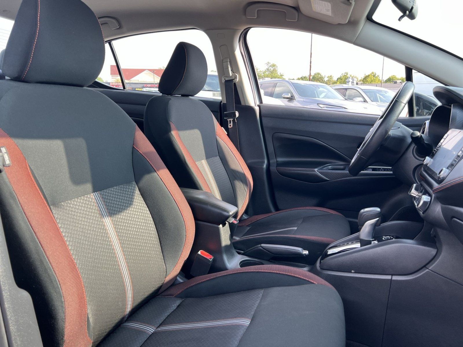 Used 2025 Nissan Versa SR FWD image 25