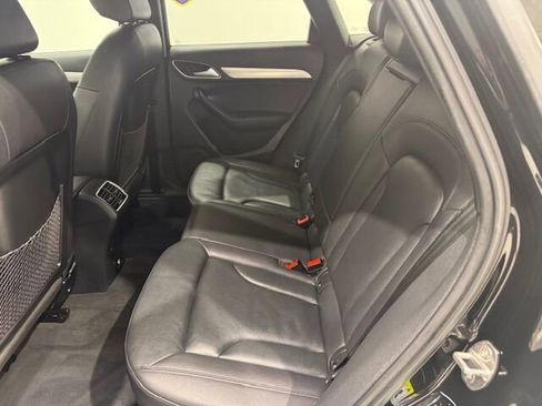 Used 2018 Audi Q3 2.0T Premium image 23