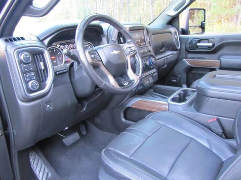 Used 2020 Chevrolet Silverado 3500 High Country image 14
