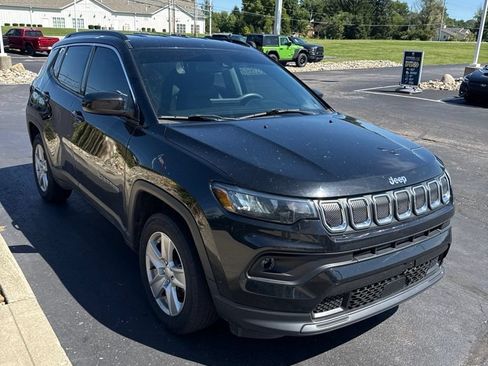 Used 2022 Jeep Compass Latitude AWD/4WD image 2