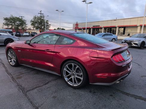 Used 2019 Ford Mustang GT Premium RWD image 3