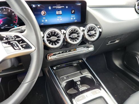 Used 2025 Mercedes-Benz GLA 250 4MATIC image 28