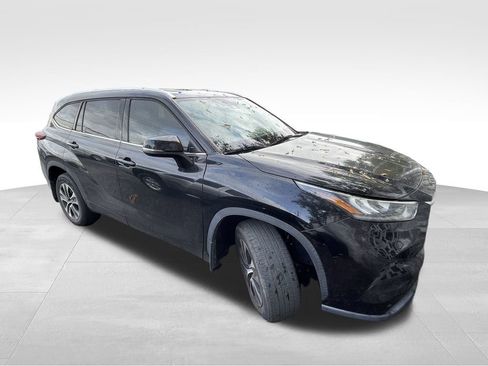 Used 2020 Toyota Highlander XLE image 6