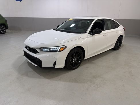 Used 2025 Honda Civic Sport image 4