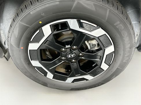 Used 2024 Hyundai Santa Fe SEL FWD image 11
