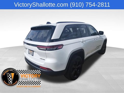 Used 2023 Jeep Grand Cherokee Limited w/ Luxury Tech Group II AWD/4WD image 38